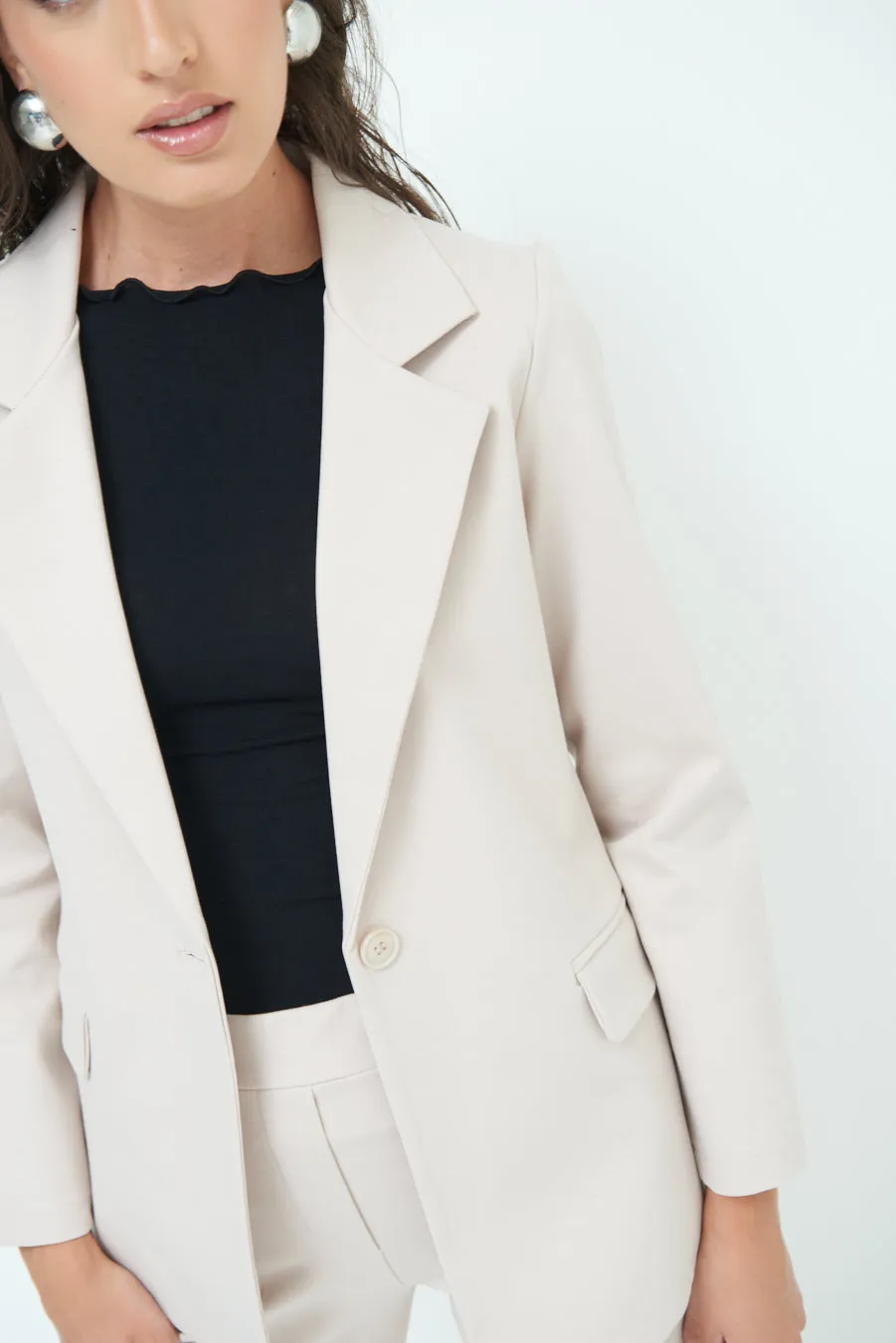 Chic tailored jacket with pockets wholesale