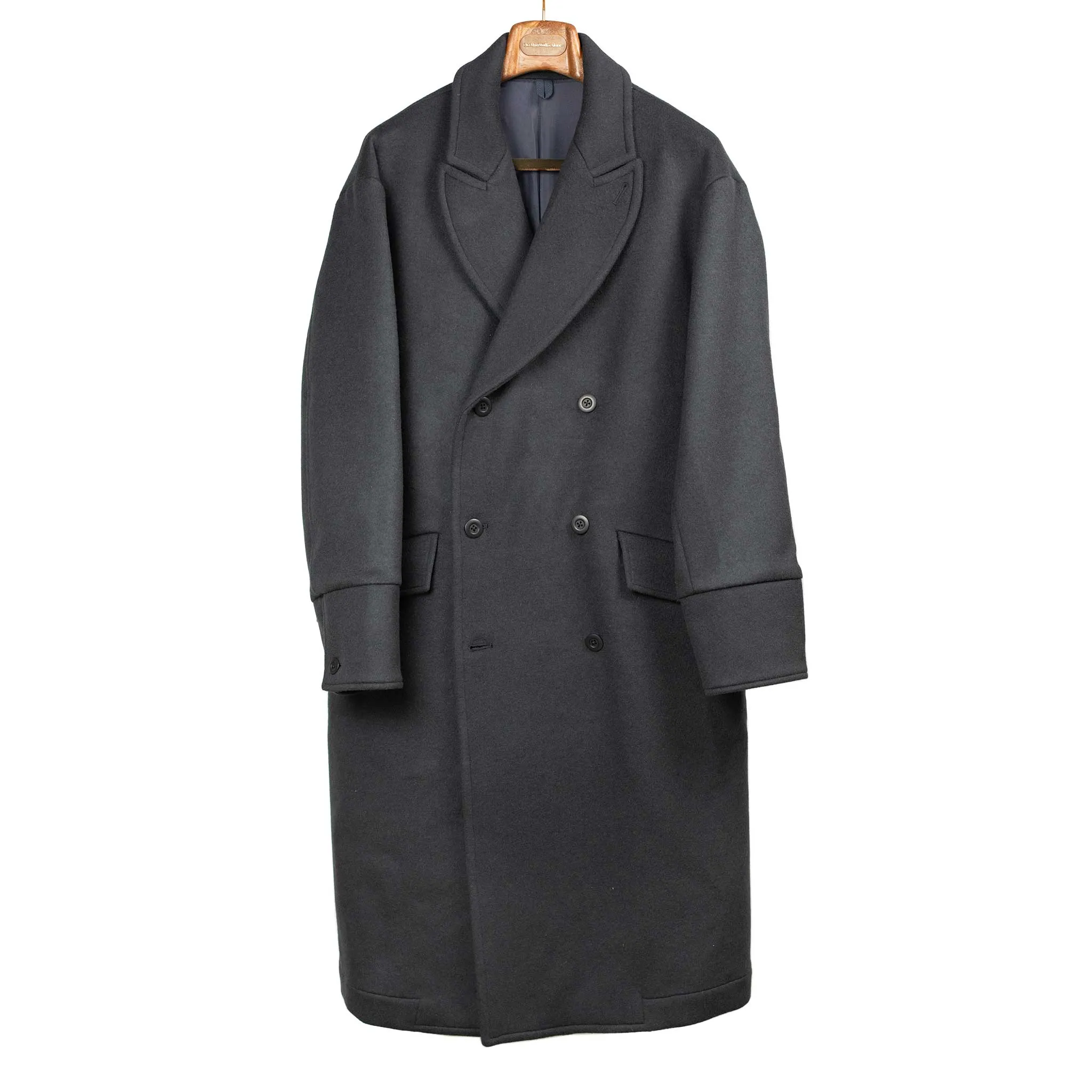 Double-breasted coat in navy super 100s double-cloth wool